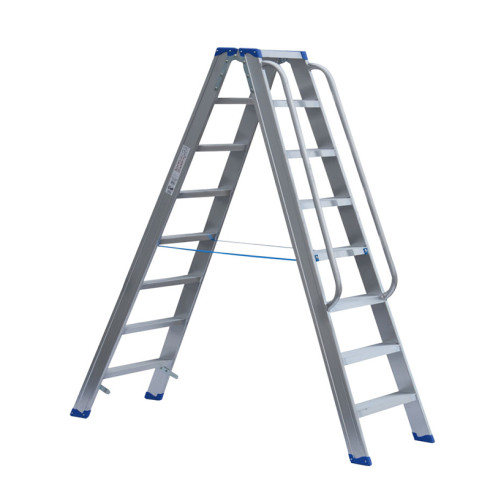 Stufenstehleiter beidseitig begehbar mit Handlauf links und rechts auf einem Leiternteil