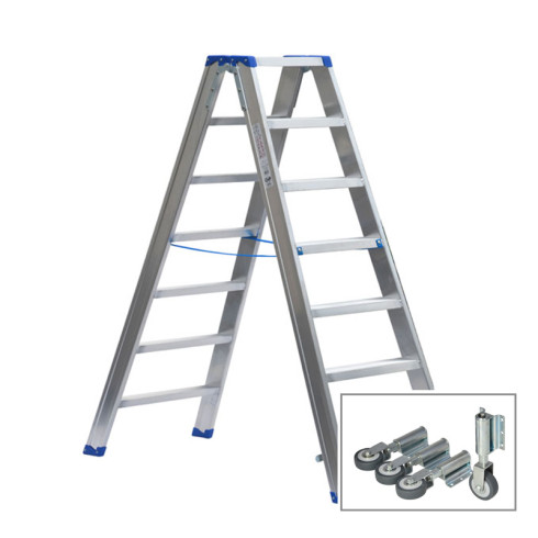 Stufenstehleiter beidseitig begehbar mit Federdruckrollen und Aussteifungsstreben