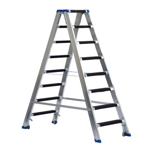 Stufenstehleiter beidseitig begehbar mit Federdruckrollen und Aussteifungsstreben und Antirutschbelag beidseitig